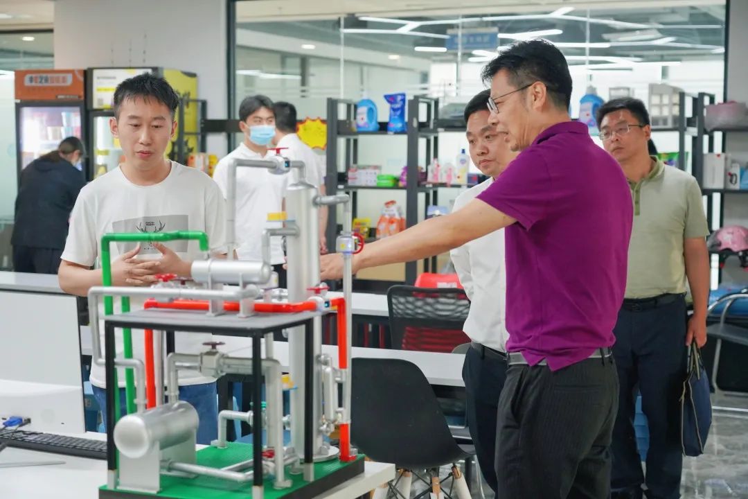 宜昌市政府领导一行莅临山东欧倍尔考察调研，共商软件开发产业合作新机遇